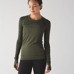 NWT LULULEMON Swiftly TechLS Crew color BLACK / Brave Olive